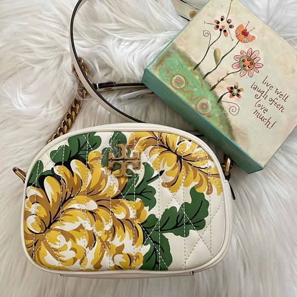 Tory Burch Handbags - ❤️HP❤️Tory Burch Kira Chevron Quilted Floral Camera Crossbody Bag|NWOT
